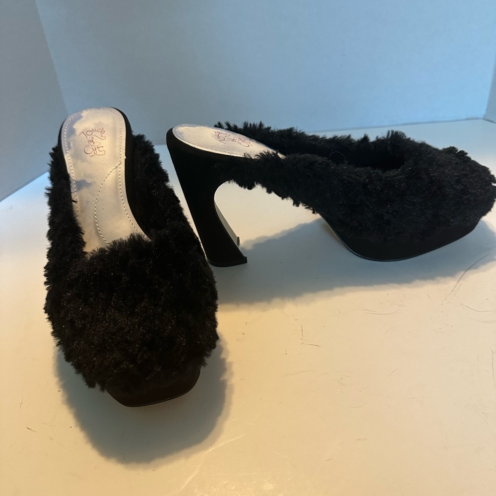 Touch of Cyn black shoes